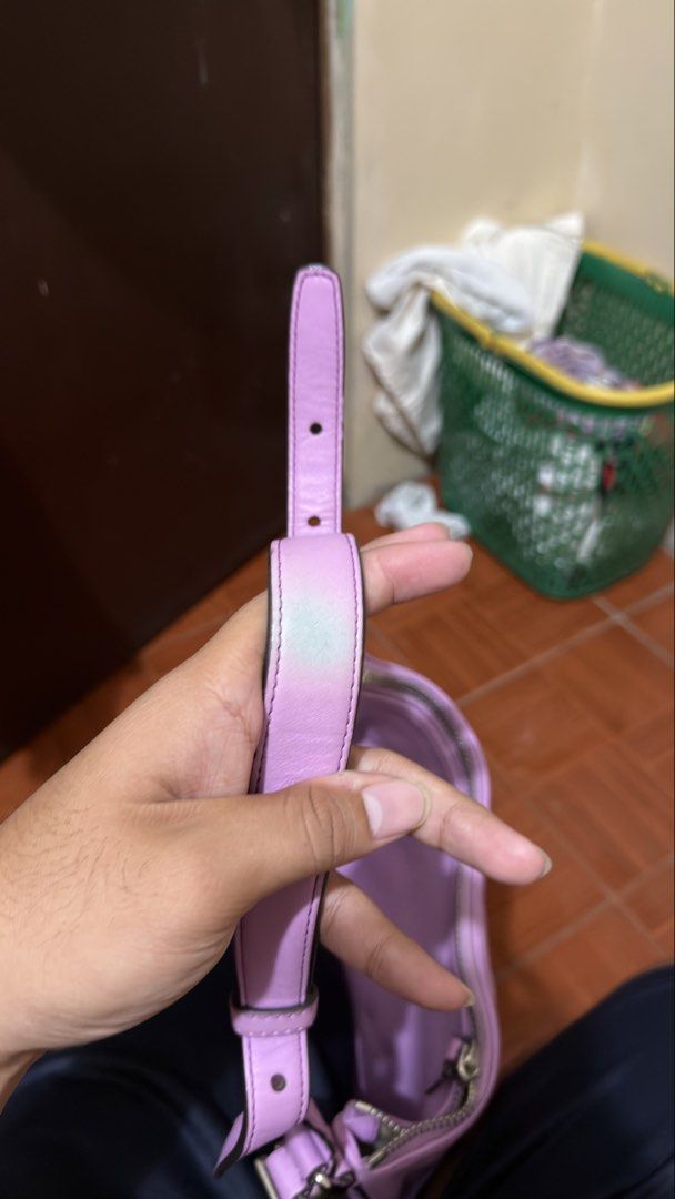 COACH PINK/PURPLE BAG (Category: Shoulder Bags) located in Manila. Submitted by urban-vintage_2 (Listing ID 1468618321, Image 3). Description: ISSUE: SEE THE PICS FOR ISSUE (NEED WASH) MOP :GCASH (NO COD) SHIP VIA: LALAMOVE & J&T LOCATION: PASIG CITY INCLUDES LONGSTRAP / CHARM .