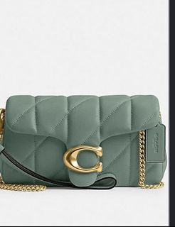 (Category: ) located in . Submitted by sera.closet (Listing ID 1468659771, Image 1). Description: .