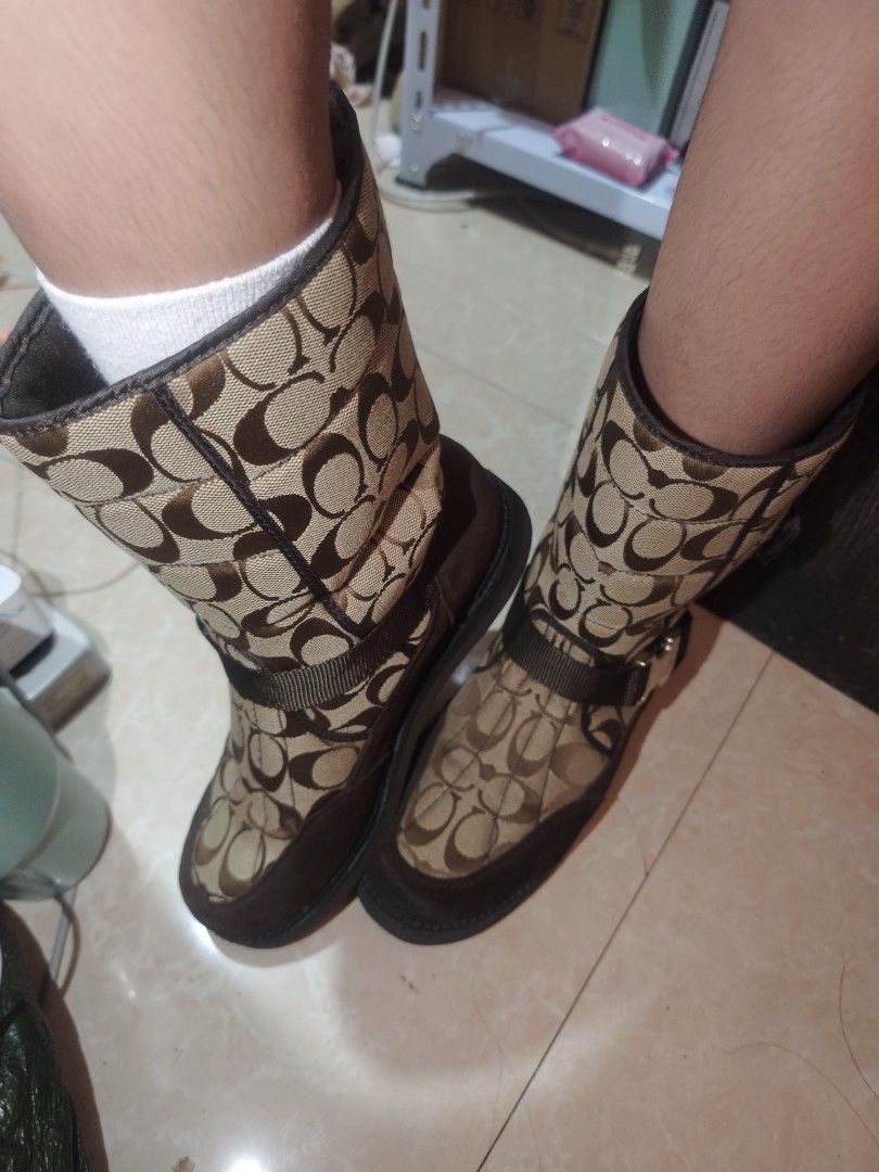 Coach Sharron size 8 ½ B (Category: Boots) located in Taguig. Submitted by wear.us.ph (Listing ID 1468517277, Image 1). Description: replaced rubber sole by Mr.Quickie. Boots from Japan..