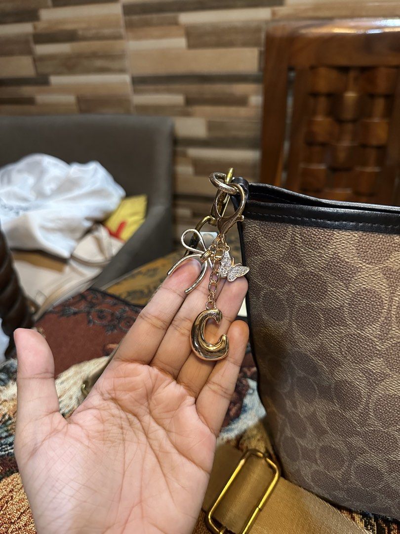 Coach Signature Monogram Bucket Bag with Webbing Strap (Category: Luxury Bags & Wallets) located in Caloocan City. Submitted by kristel3094 (Listing ID 1468656929, Image 3). Description: Nice♥️.