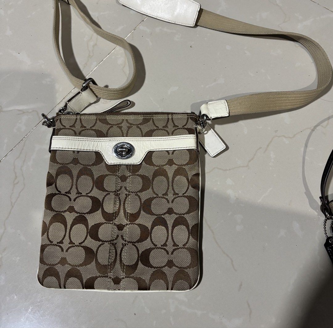 Coach Sling (Category: Luxury Bags & Wallets) located in Baguio. Submitted by CherryPickedShop (Listing ID 1468519046, Image 1). Description: .