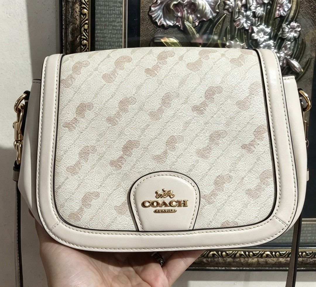 Coach sling bag💯 (Category: Cross-body Bags) located in Iloilo. Submitted by khonz (Listing ID 1468712303, Image 1). Description: no flaw💯.