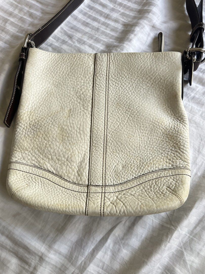 Coach Soho Long Strap Bag (Category: Luxury Bags & Wallets) located in Victorias. Submitted by jfindsss2 (Listing ID 1468513257, Image 3). Description: Wont entertain lowballer pm for more deets Selling my moms preloved coach vintage soho long strap bag rfs: not using anymore Loc: Iloilo city through lbc/flash only .