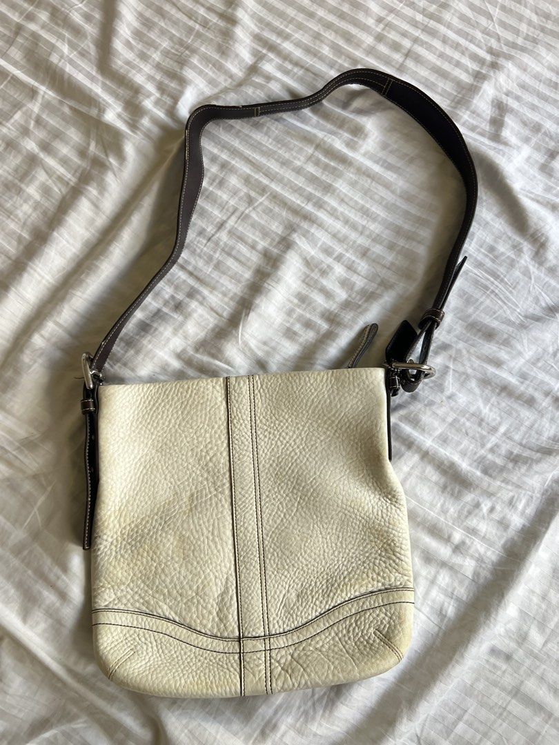 Coach Soho Long Strap Bag (Category: Luxury Bags & Wallets) located in Victorias. Submitted by jfindsss2 (Listing ID 1468513257, Image 1). Description: Wont entertain lowballer pm for more deets Selling my moms preloved coach vintage soho long strap bag rfs: not using anymore Loc: Iloilo city through lbc/flash only .
