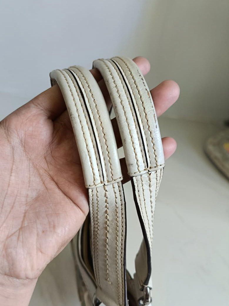 Coach Soho Lynn (Category: Shoulder Bags) located in Bayombong. Submitted by declutterbyriri (Listing ID 1464945460, Image 3). Description: real main character energy in a small size! may light natural aging sa white leather parts (adds to the authentic vintage look!) but no major flaws.