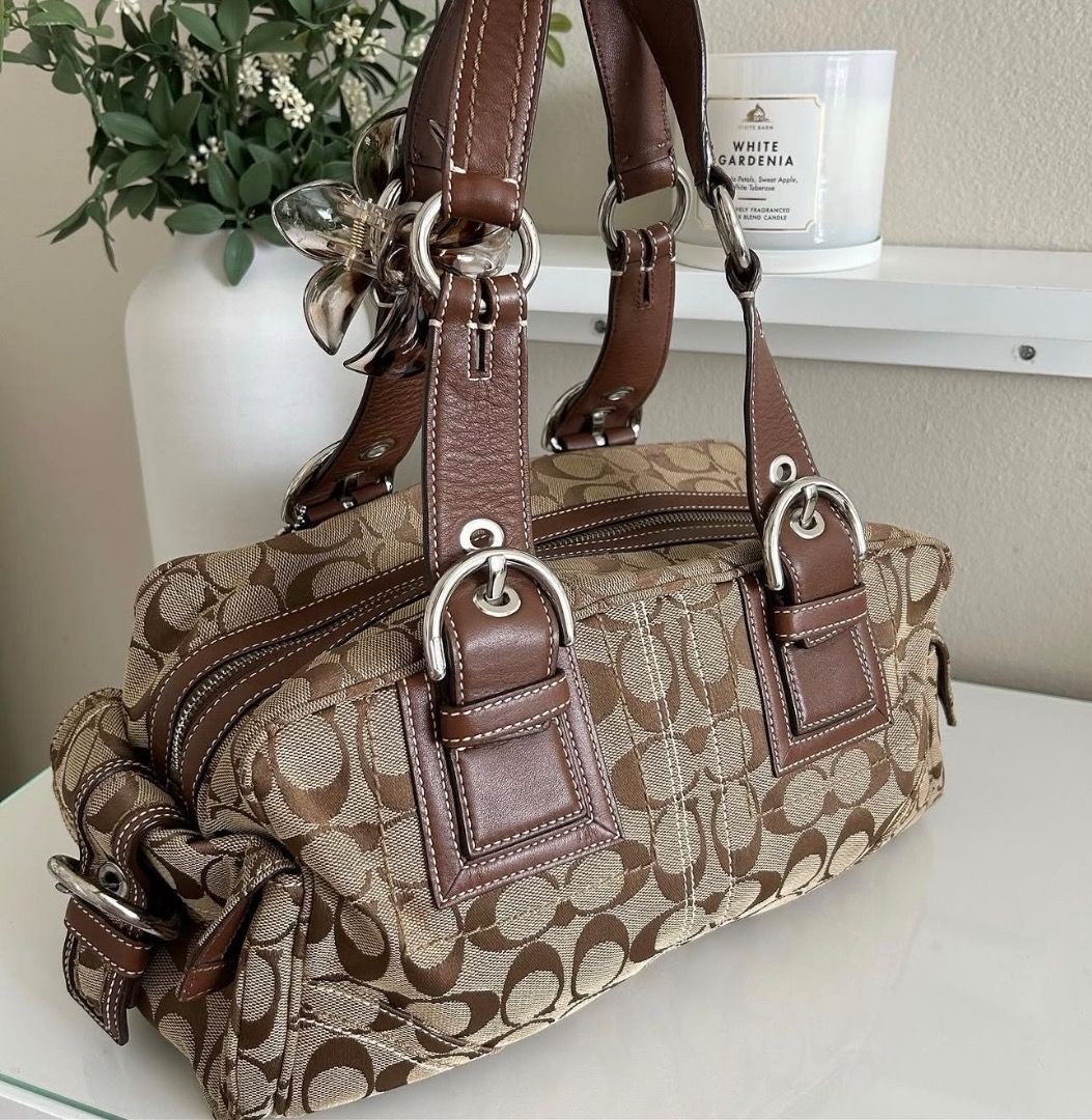 Coach Soho Satchel (Category: Shoulder Bags) located in Dagupan City. Submitted by emmanreyes (Listing ID 1468514505, Image 2). Description: In transit Eta 7-10days from japan.