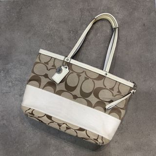 (Category: ) located in . Submitted by primivaluxeshop (Listing ID 1468660570, Image 1). Description: .