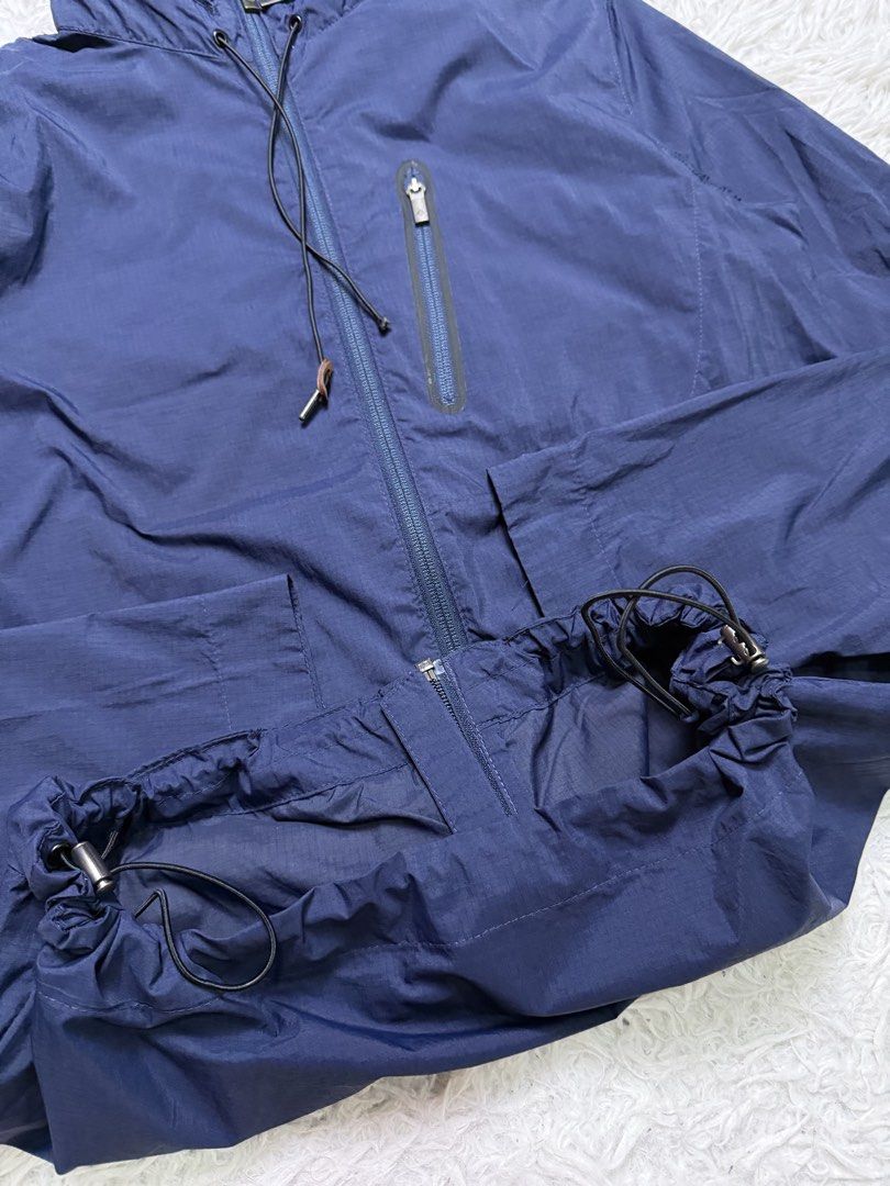 Columbia (Category: Coats, Jackets and Outerwear) located in Baguio. Submitted by sellingtonshop (Listing ID 1468527777, Image 3). Description: t20. Columbia rain parka jacket *lightweight, wind and water repellent Size: S Dimes: 27*20 Condition: good as new Issue: none Mine: 980 Steal: 1080 Grab: 1180.