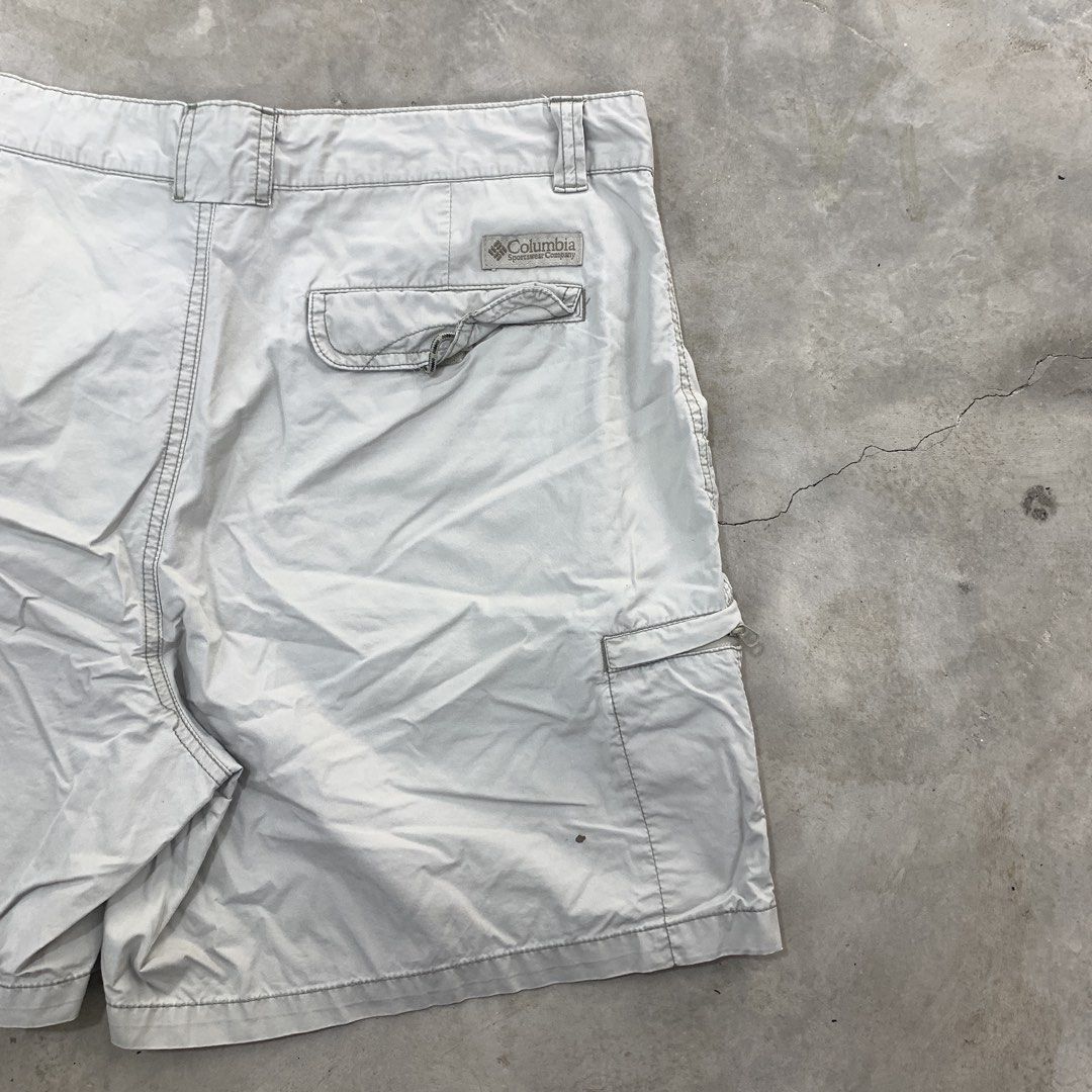 COLUMBIA (Category: Chinos) located in Manila. Submitted by end.user.ph (Listing ID 1468661397, Image 3). Description: COLUMBIA 34 waist (17 length).