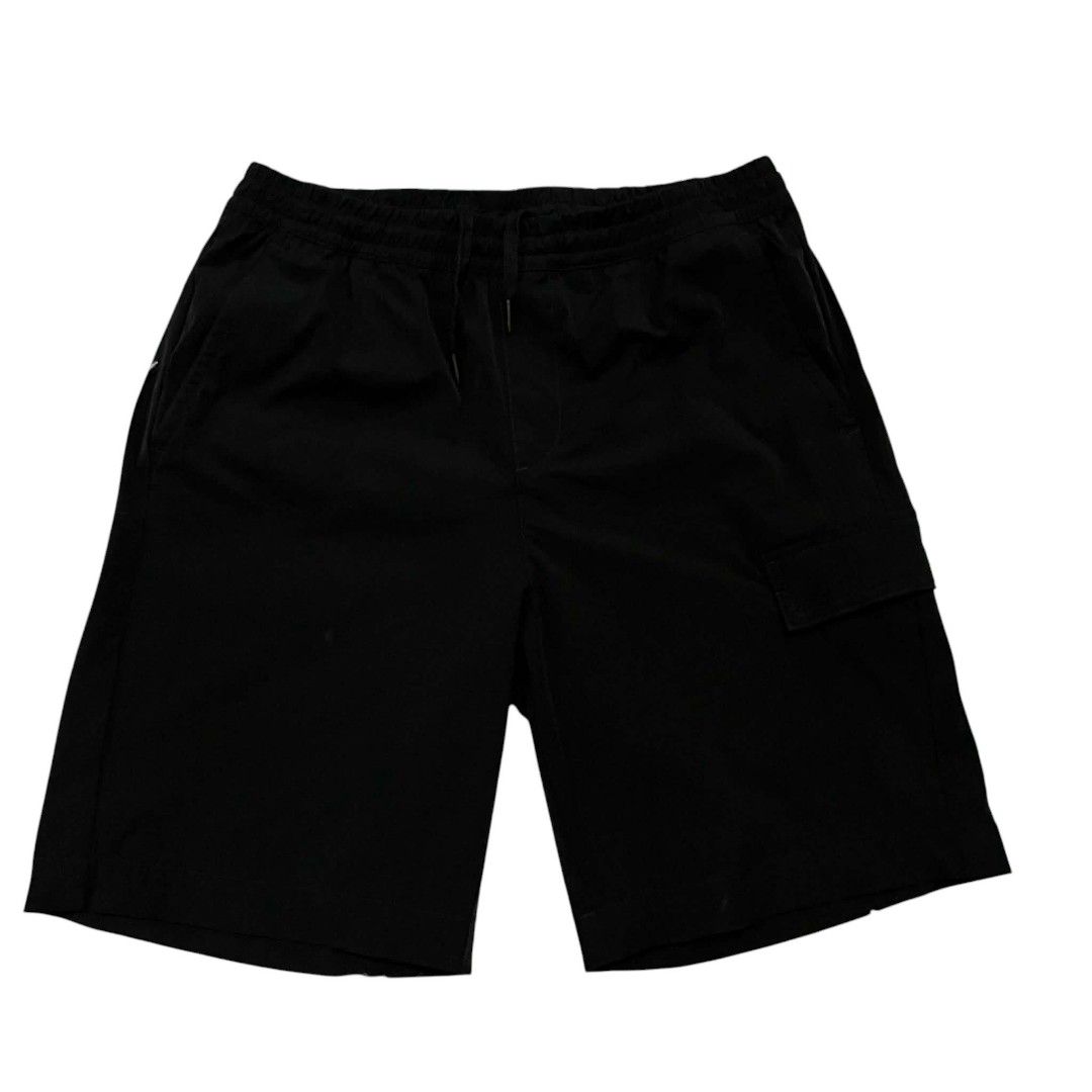 Columbia Black Shorts (Category: Shorts) located in Cagayan de Oro. Submitted by lootfindzzzz (Listing ID 1468621086, Image 2). Description: - Brand: Columbia - Color: Classic black - Waistband: Elastic with adjustable drawstring for a secure fit - Pockets: Convenient side pockets, back pocket with brand logo, and a side cargo pocket - Best for: Outdoor activities, casual walks, and everyday wear - Condition: Excellent / Ready to wear.