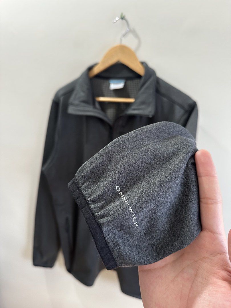 Columbia Omni-Wick Jacket (Category: Coats, Jackets and Outerwear) located in Baguio. Submitted by .daryl (Listing ID 1468653183, Image 3). Description: 23 width 29 length .