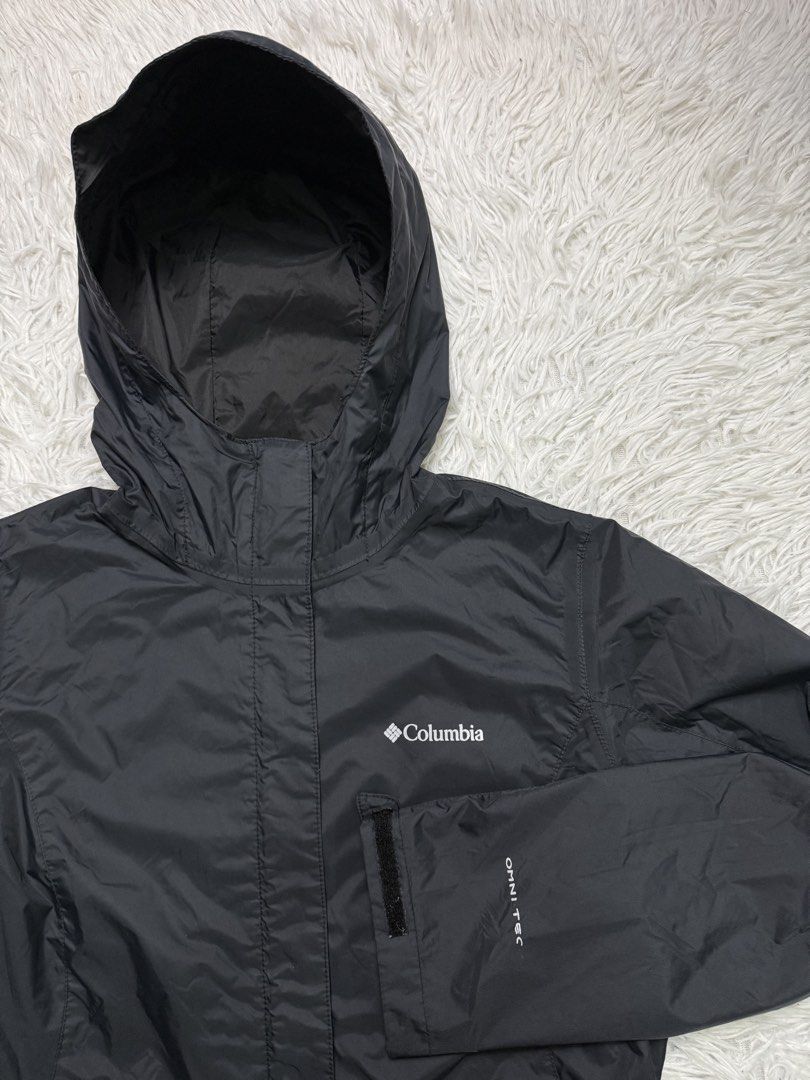 Columbia rain jacket (Category: Coats, Jackets and Outerwear) located in Baguio. Submitted by sellingtonshop (Listing ID 1468528612, Image 3). Description: t22. Columbia timber point jacket *breathable, wind and water proof Size: M womens Dimes: 27*19 Condition: good as new Issue: none Mine: 980 Steal: 1080 Grab: 1180.