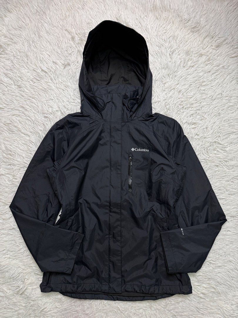 Columbia rain jacket (Category: Coats, Jackets and Outerwear) located in Baguio. Submitted by sellingtonshop (Listing ID 1468528902, Image 1). Description: t23. Columbia arcadia rain jacket *breathable, wind and water proof Size: M womens Dimes: 26*20 Condition: good as new Issue: none Mine: 980 Steal:1080 Grab: 1180.