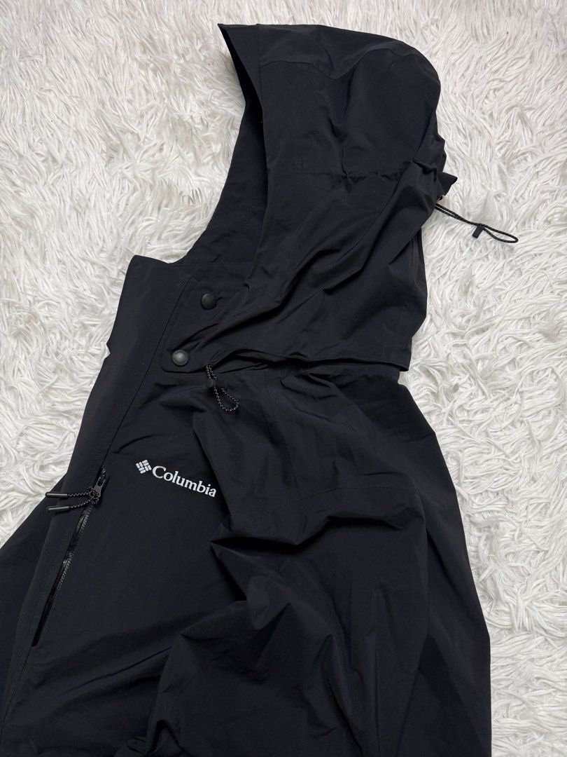 Columbia rain jacket (Category: Coats, Jackets and Outerwear) located in Baguio. Submitted by sellingtonshop (Listing ID 1468529491, Image 3). Description: t24. Columbia landroamer multipocket jacket *breathable, durable, wind and water proof Size: M Dimes: 29*22 Condition: very good Issue: small scratch on letter “C” of its logo Mine: 1280 Steal: 1480 Grab: 1680.