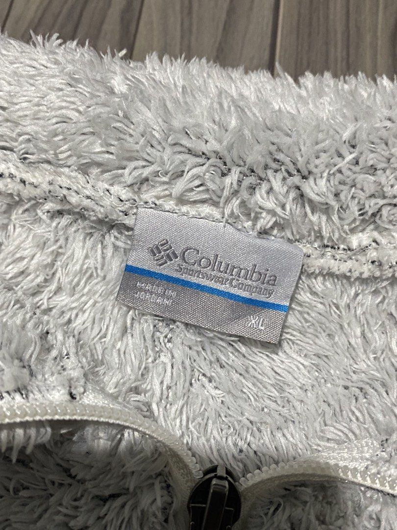 Columbia Sherpa Fleece Jacket (Category: Coats, Jackets and Outerwear) located in San Pablo. Submitted by lazy.thrifttt (Listing ID 1468627019, Image 3). Description: Columbia Sherpa Fleece Jacket Size XL on tag 23Wx28L 10/10 Color Rate No Flaws.