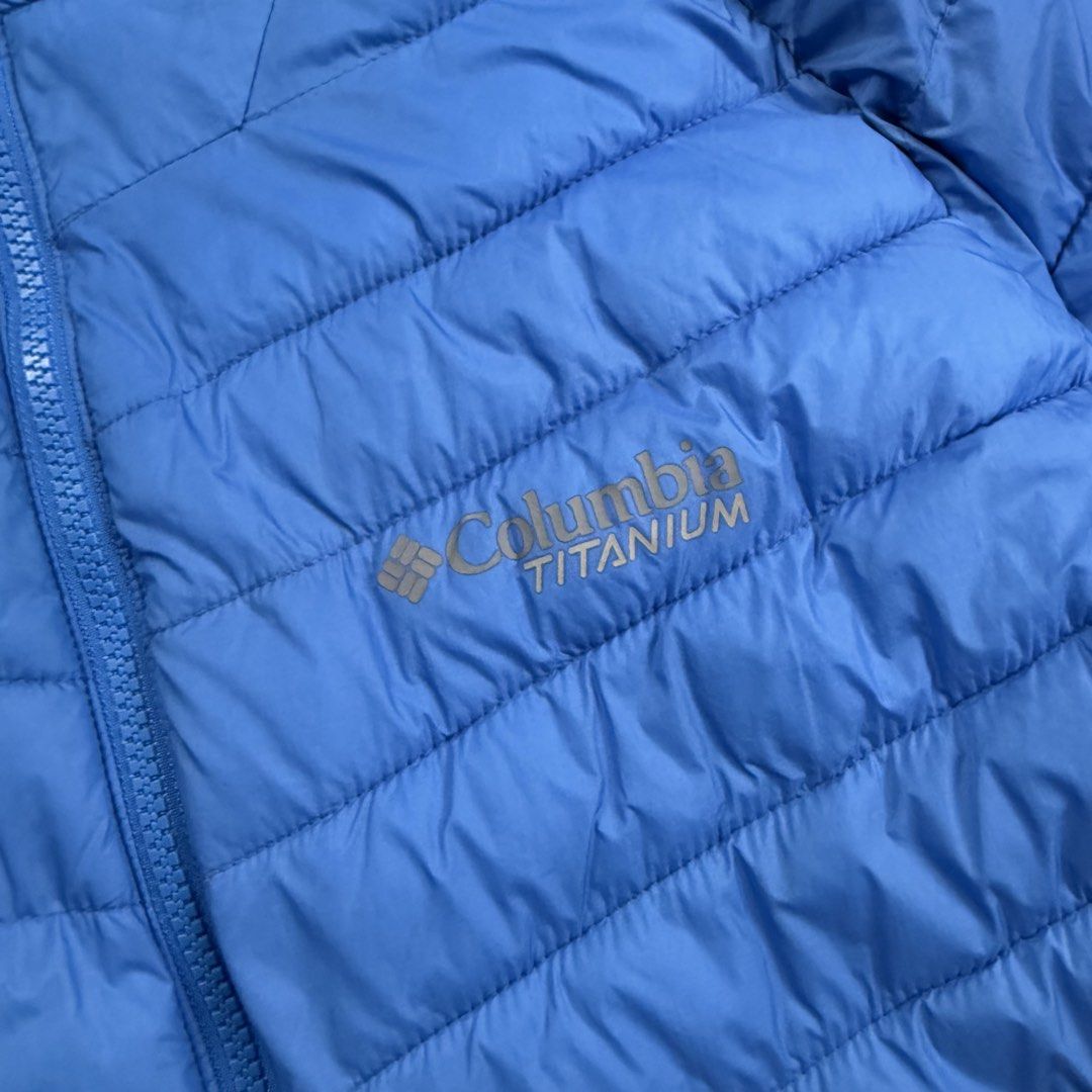 Columbia Titanium Omni-Heat 3D Blue Down Jacket (Category: Coats, Jackets and Outerwear) located in Cavite. Submitted by epiboie (Listing ID 1468575415, Image 2). Description: Columbia titanium omni heat 3d light down jacket Size large mens 24x28 Color rate: 9.5/10 excellent condition No issue 2480.