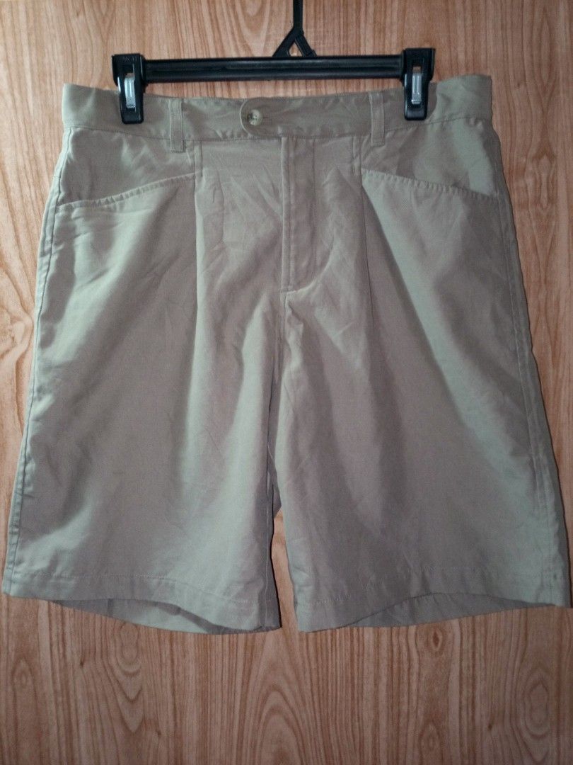 Columbia unisex short (Category: Shorts) located in Siquijor. Submitted by jallthi4_12345 (Listing ID 1468653878, Image 1). Description: 30 waistline 21 length no issue MOP-gcash JNT EXPRESS courier.