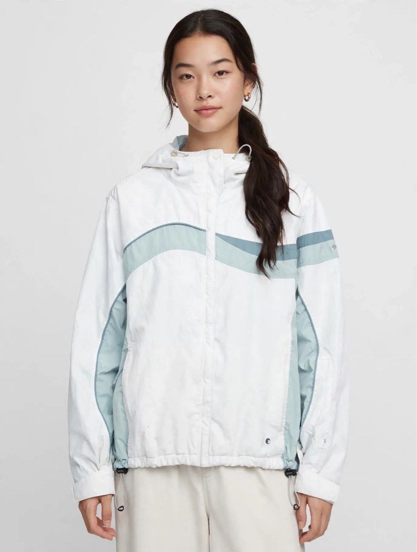 COLUMBIA VERTEX WINTER JACKET (Category: Coats, Jackets and Outerwear) located in Rizal. Submitted by uniii_011 (Listing ID 1468598666, Image 2). Description: SIZE: L ON TAG W: 24 L: 27 GOOD CONDITION MINIMAL FLAWS: minimal paint stain, yellow stain (sign of usage) .