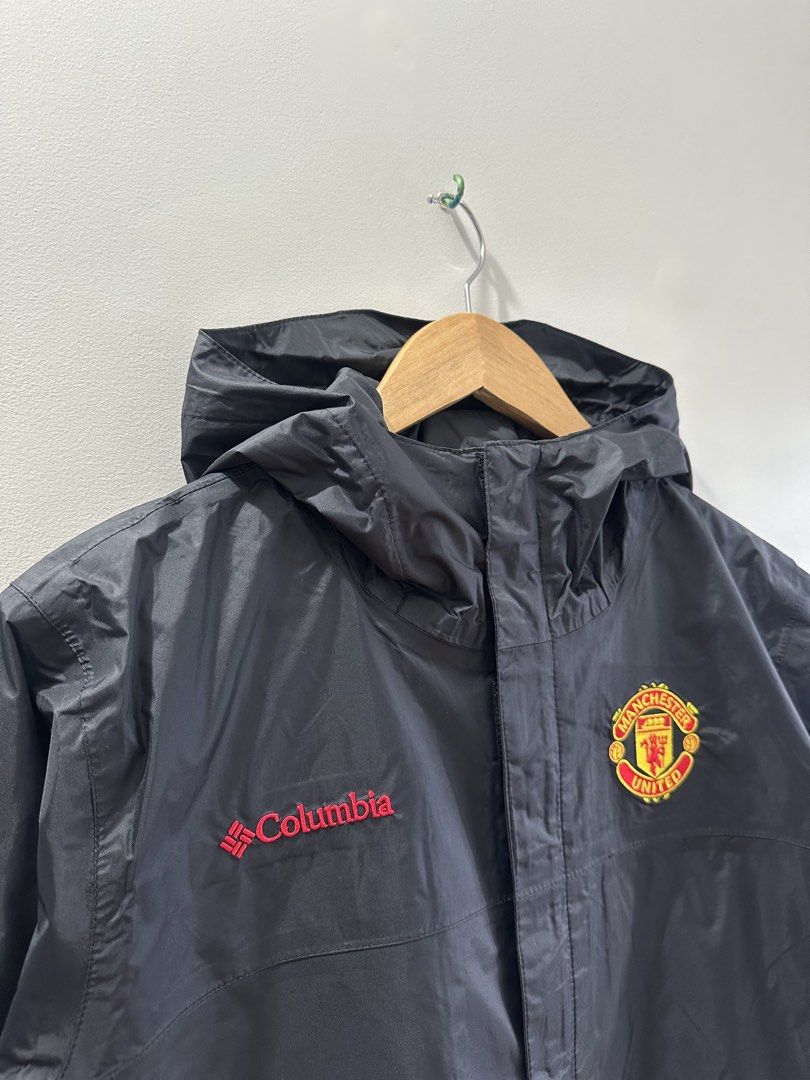 Columbia x Manchester United Rain Jacket (Category: Coats, Jackets and Outerwear) located in Baguio. Submitted by .daryl (Listing ID 1468658026, Image 3). Description: 22 width 27 length .