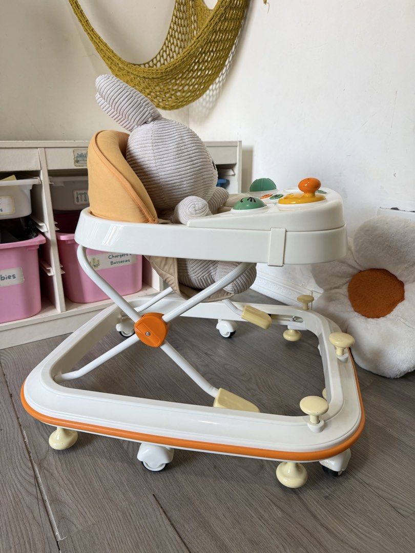 Combi Walker (Category: Infant Playtime) located in Santa Maria. Submitted by babyshowearph_official (Listing ID 1468571143, Image 3). Description: .