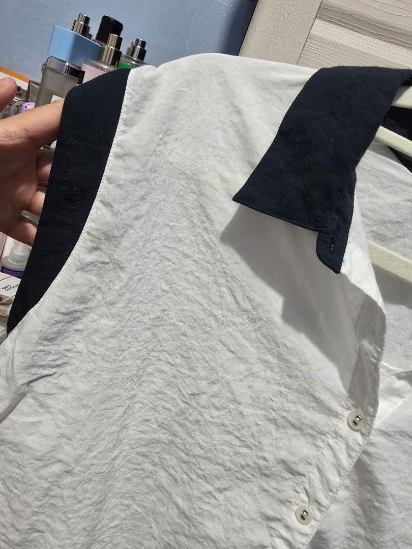 Contrast Lining Top (Category: Sleeveless) located in Quezon City. Submitted by dinesaur (Listing ID 1468688871, Image 2). Description: .