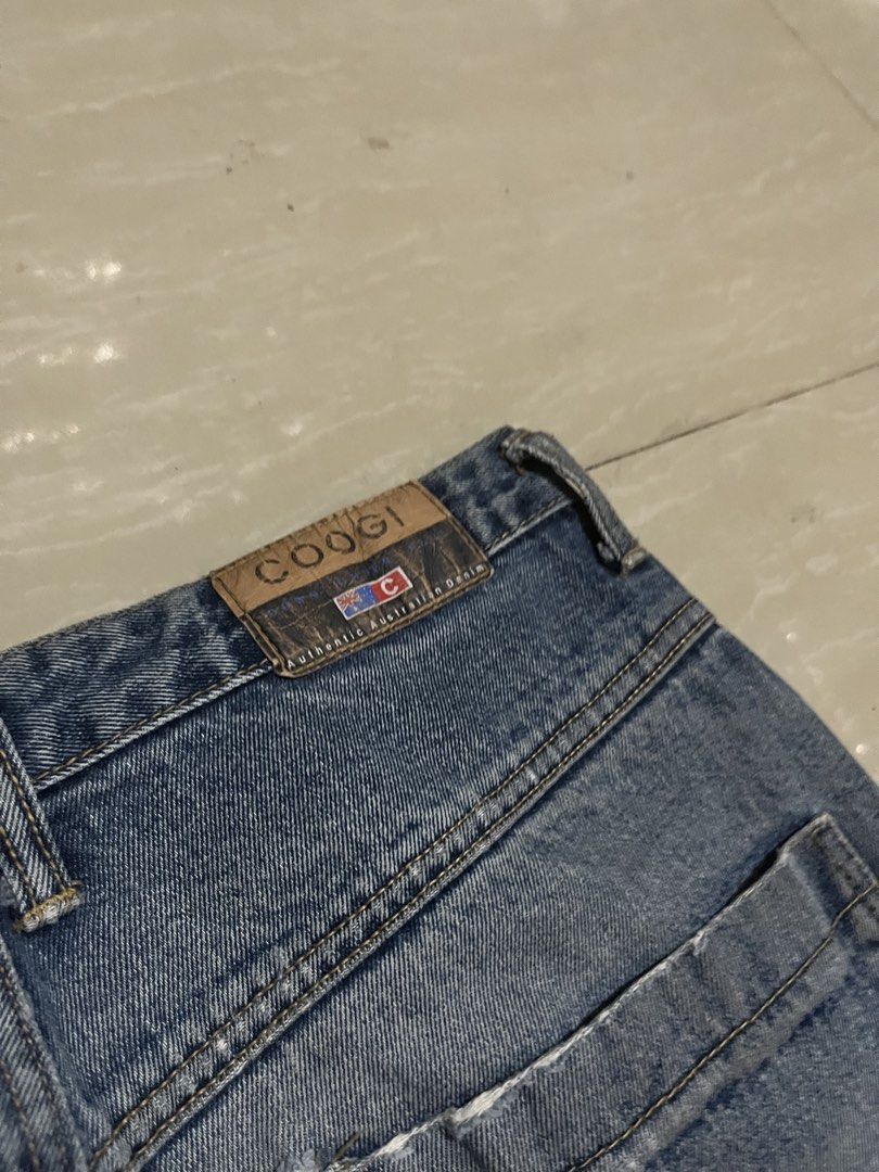 COOGI Y2K CARPENTER JORTS (Category: Shorts) located in Manila. Submitted by thrift2lifestyle (Listing ID 1468606391, Image 3). Description: COOGI Y2K CARPENTER JORTS WELL USED W34 L26 L.O12 ISSUE: PINHOLE, SCRATCH AND DISTRESSED 650.