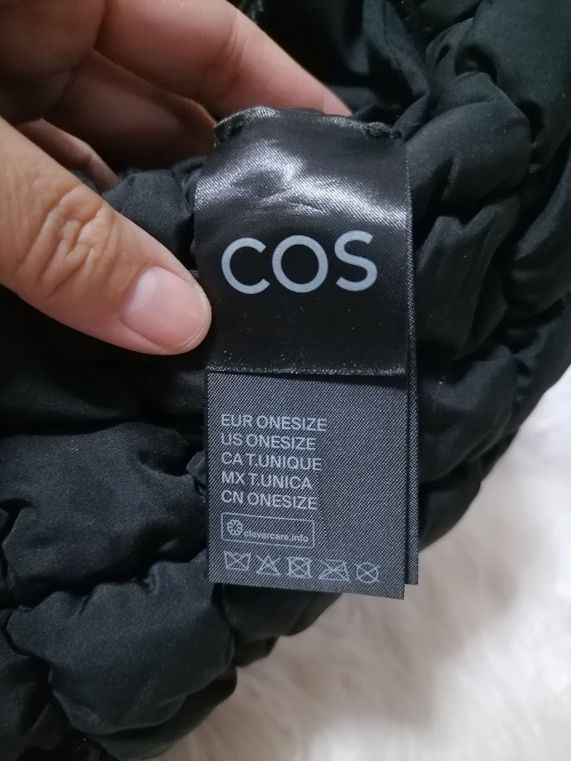 COS Korea Quilted Mini Bag (Category: Shoulder Bags) located in Butuan. Submitted by az-branded.items (Listing ID 1468586213, Image 3). Description: Size: W 12" x L 8" Legit from Korea Bale Check nyo last pic. Mahal po sya Mura napo ang price ko.