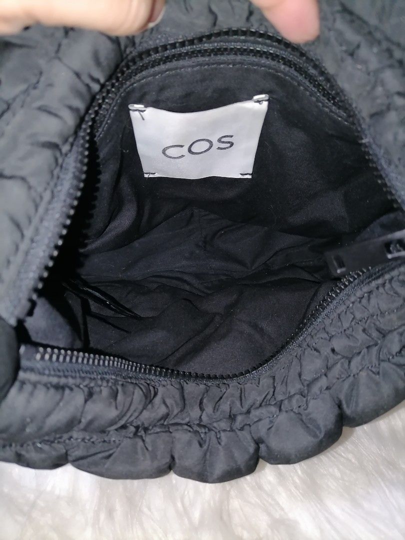 COS Korea Quilted Mini Bag (Category: Shoulder Bags) located in Butuan. Submitted by az-branded.items (Listing ID 1468586213, Image 2). Description: Size: W 12" x L 8" Legit from Korea Bale Check nyo last pic. Mahal po sya Mura napo ang price ko.