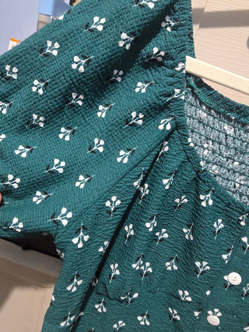 Cotton Bustier Top (Category: Blouses) located in Quezon City. Submitted by dinesaur (Listing ID 1468689450, Image 2). Description: .