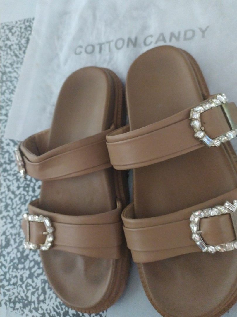 Cotton candy slipper (Category: Sandals) located in Manila. Submitted by timtam04 (Listing ID 1468505158, Image 2). Description: 25cm.