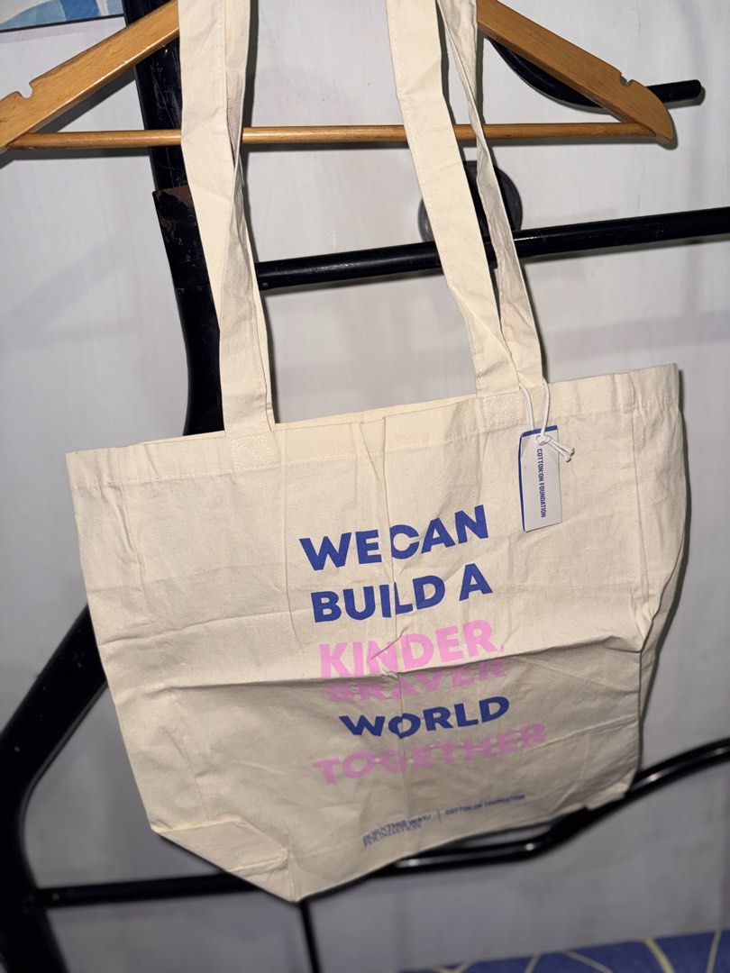 COTTON ON TOTE BAG (Category: Tote Bags) located in Manila. Submitted by marksprelovedxoxo (Listing ID 1468587430, Image 2). Description: .