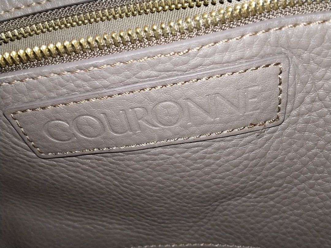 Couronne bag (Category: Tote Bags) located in Cavite. Submitted by bagssection04 (Listing ID 1468710321, Image 3). Description: couronne bag spacious capacity open interior.