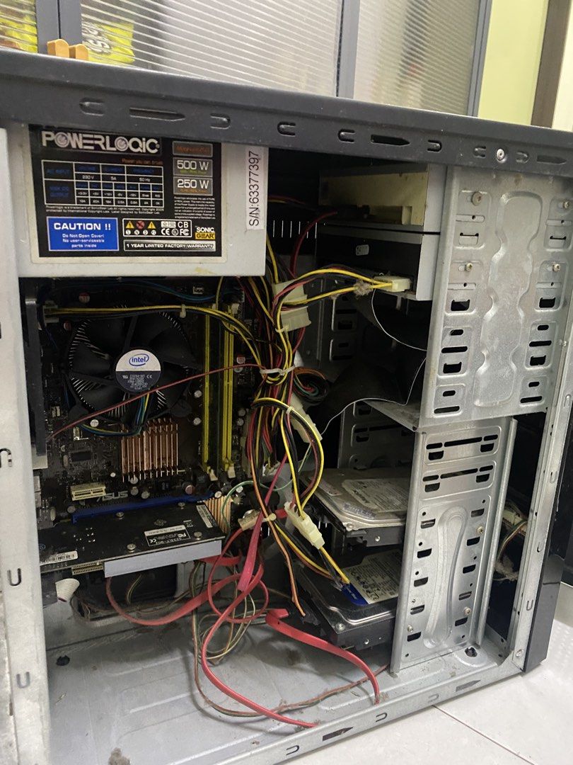 CPU case (Category: Computer Parts) located in Kerteh. Submitted by nn.athirah (Listing ID 1468310417, Image 2). Description: CPU case only! Kosong!.