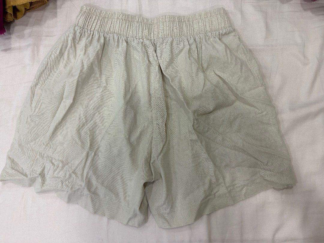 Cream Linen Elastic Waist Shorts with Drawstring (Category: Shorts) located in Quezon City. Submitted by giagcuc (Listing ID 1468515451, Image 3). Description: Worn once High qual linen, super presko.