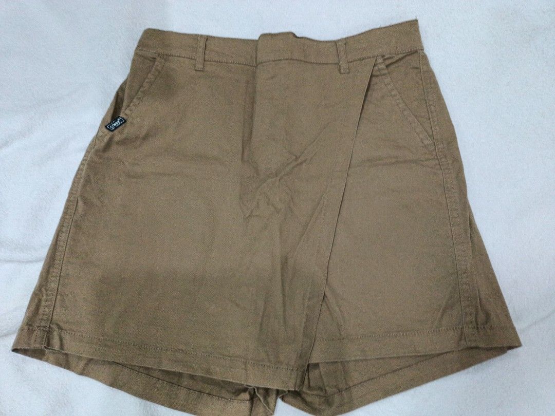 Crissa Brown Skort Size M (Category: Skirts) located in Manila. Submitted by jollynest24 (Listing ID 1468693136, Image 1). Description: - Brand: Crissa - Size: Medium - Color: Earthy brown - Material: Comfortable cotton twill - Waistband: Back elastic for an easy, flexible fit - Ideal for Casual everyday use - Condition: Excellent / like new - Sampaloc Manila - Gcash ( MOP).