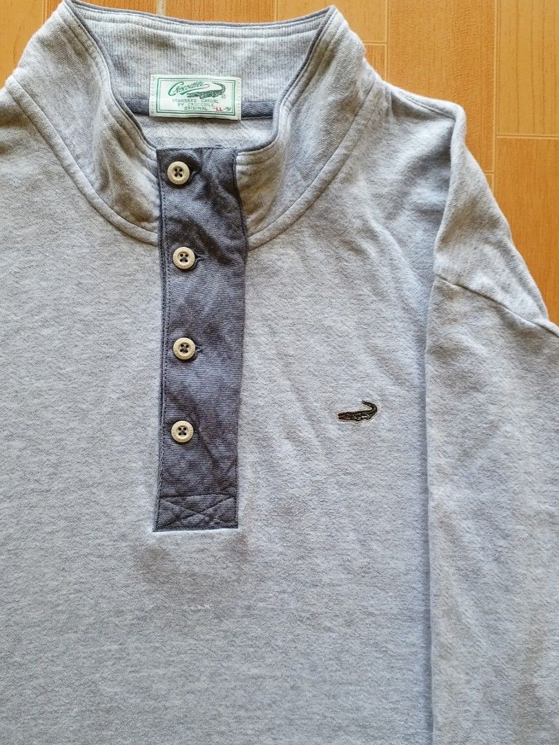Crocodile Turtle Neck Sweatshirt (Category: Tshirts & Polo Shirts ) located in Legazpi City. Submitted by gaz1009 (Listing ID 1468504359, Image 2). Description: Crocodile Turtle Neck Sweatshirt Excellent Condition W23 L28 Sleeve Length : 24.5 Large on tag, fits XL Color rate : 9.5+/10 no issues always manage your expectations.