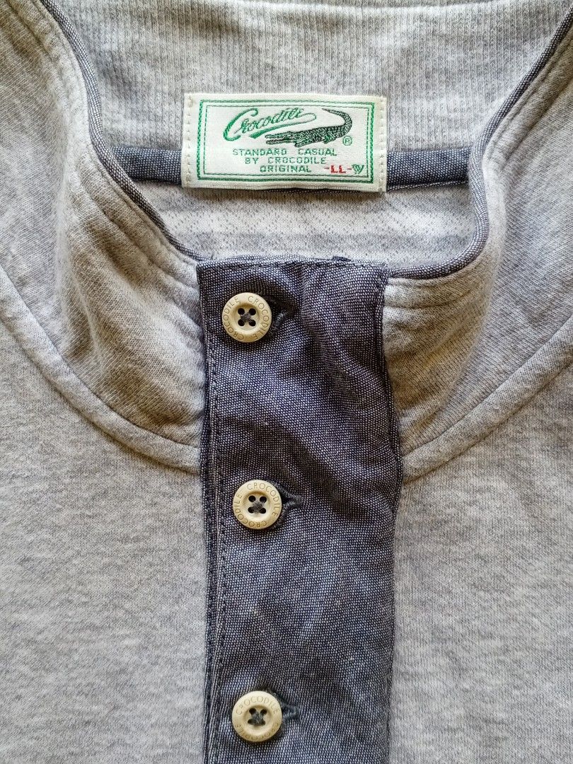 Crocodile Turtle Neck Sweatshirt (Category: Tshirts & Polo Shirts ) located in Legazpi City. Submitted by gaz1009 (Listing ID 1468504359, Image 3). Description: Crocodile Turtle Neck Sweatshirt Excellent Condition W23 L28 Sleeve Length : 24.5 Large on tag, fits XL Color rate : 9.5+/10 no issues always manage your expectations.