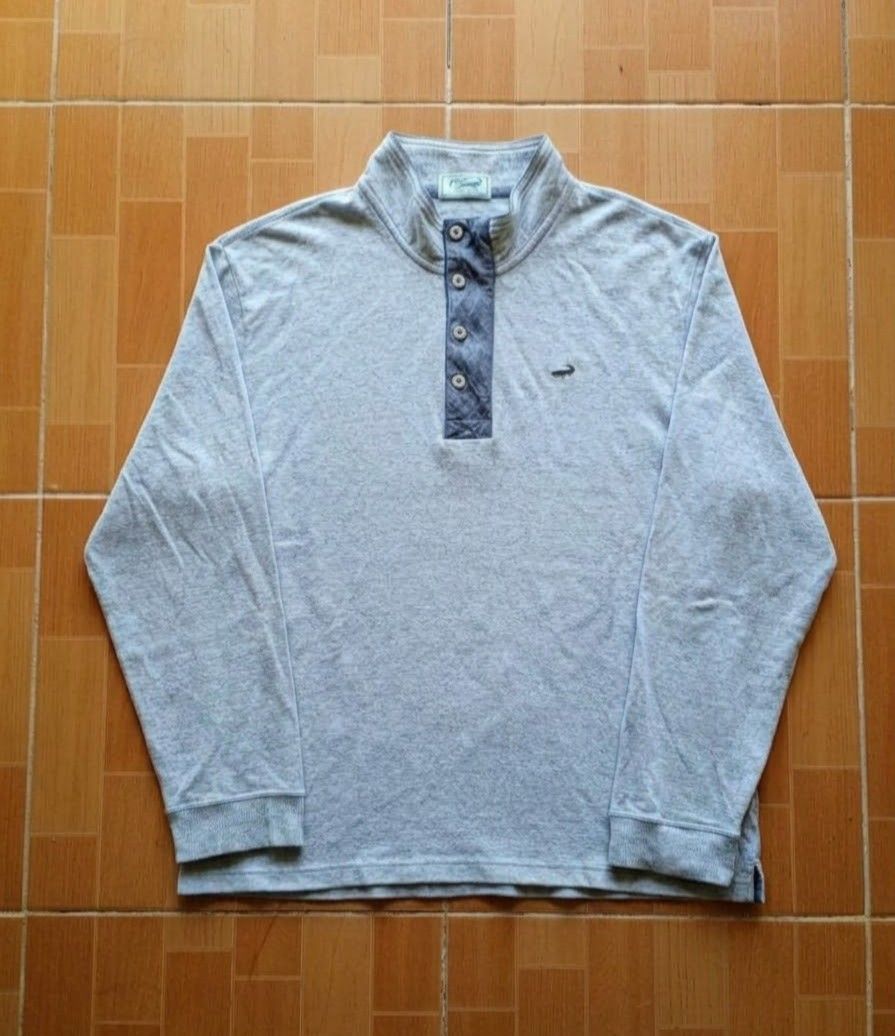 Crocodile Turtle Neck Sweatshirt (Category: Tshirts & Polo Shirts ) located in Legazpi City. Submitted by gaz1009 (Listing ID 1468504359, Image 1). Description: Crocodile Turtle Neck Sweatshirt Excellent Condition W23 L28 Sleeve Length : 24.5 Large on tag, fits XL Color rate : 9.5+/10 no issues always manage your expectations.
