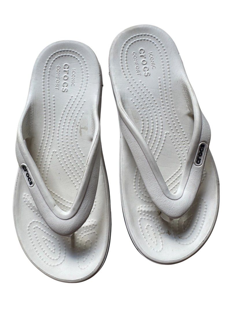 Crocs Bayaband Flip (Category: Slippers and slides) located in Kabankalan. Submitted by secondhandgemsz (Listing ID 1468527196, Image 1). Description: Size 6 Womens 4 mens Like new No flaws Orig.
