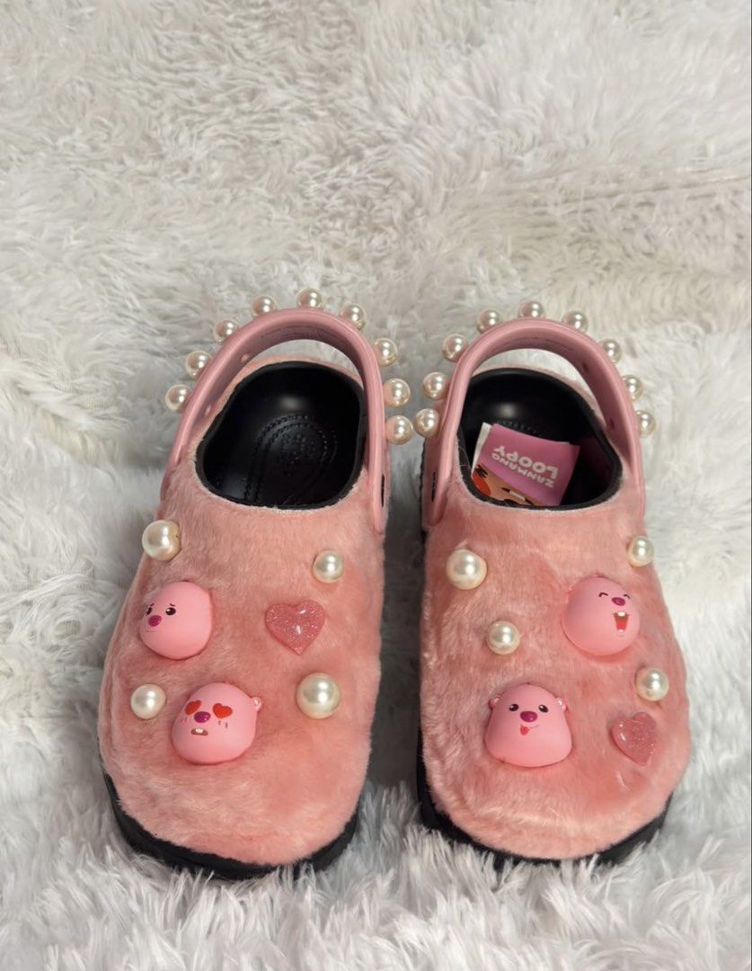 Crocs X Zanmang Loopy Stomp Lined Clog (Category: Loafers) located in Plaridel. Submitted by wildfire.f1b8ae (Listing ID 1468570608, Image 1). Description: FOR SALE Crocs X Zanmang Loopy Stomp Lined Clog Size 7w fit to 8w Bnew with plastic bag ₱ 3,200 Plaridel Bulacan 📍.