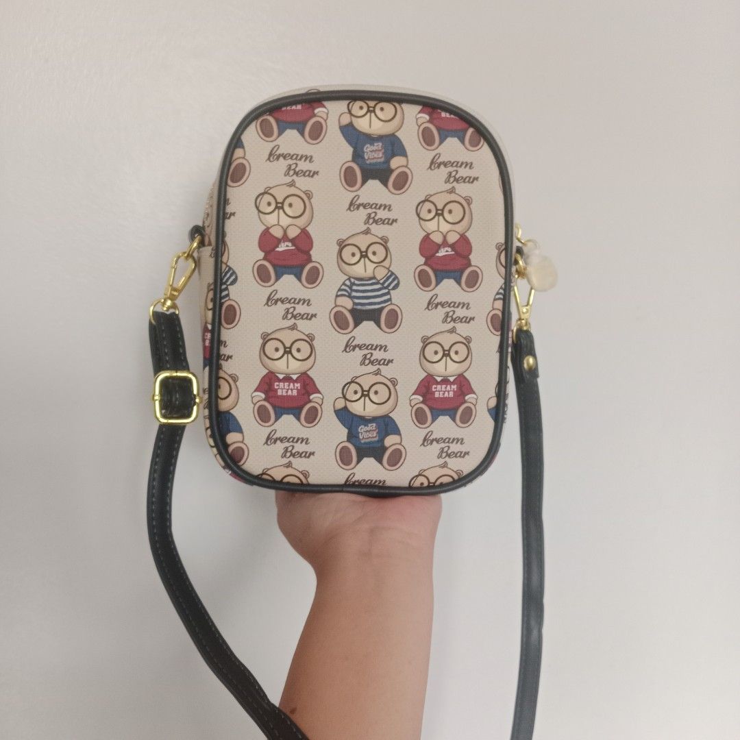crossbody bag (Category: Cross-body Bags) located in Manila. Submitted by mamapards17 (Listing ID 1468507677, Image 1). Description: .