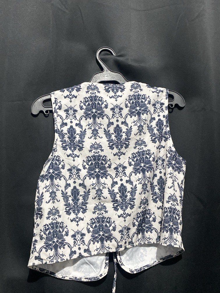 Cute Blue Top (Category: Coats, Jackets and Outerwear) located in Paranaque City. Submitted by things.jesspreloved (Listing ID 1468591890, Image 2). Description: .