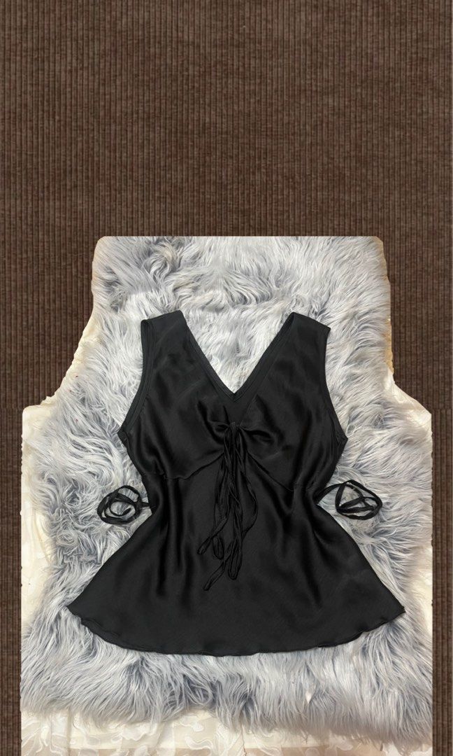 cute flowy black top (Category: Sleeveless) located in Mabalacat. Submitted by rareflower.82ac1f (Listing ID 1468627959, Image 1). Description: .