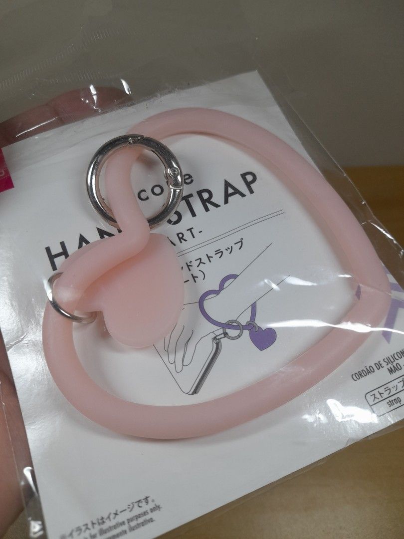 DAISO HEART SILICON HAND STRAP (Category: Other Merchandise) located in Bulacan. Submitted by nansantiago (Listing ID 1468697660, Image 2). Description: DAISO HEART SILICON HAND STRAP Brandnew 🏷️ ₱65‼️ 📍 Location: Plaridel, Bulacan 💸 Mode of Payments: Gcash / BPI 📦 Pick-up / Ship 🚚 Couriers : Flash Express / SPX / Lalamove.