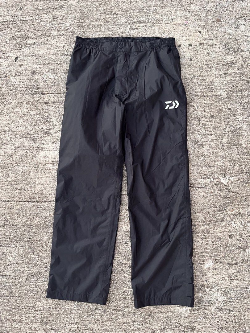 Daiwa Pier 39 Rainmax Rain Pants (Category: Jeans) located in Quezon. Submitted by _sprezzatura (Listing ID 1468612508, Image 3). Description: Daiwa Rainmax Rain Pants Size large on tag Dimensions: Waistline - 30” to 36” Length - 42” Front rise - 12” Inseam - 30” Thigh - 12” Knee - 10” Leg opening - 9” Excellent condition No issue Note: Feel free to ask questions before purchasing .