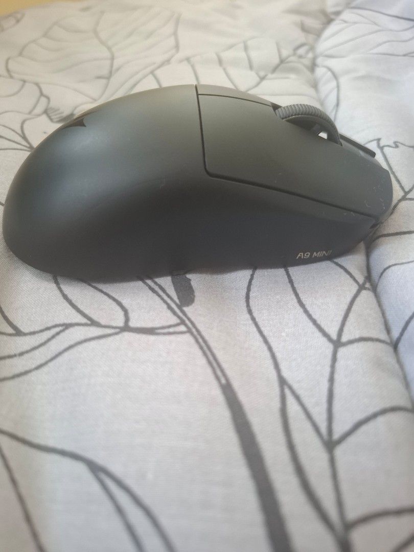 Dareu A9 Mini + Wireless Gaming Mouse (Category: Mouse & Mousepads) located in Quezon City. Submitted by gerryjj2k (Listing ID 1468548737, Image 2). Description: FS: ATK A9 Mini + negotiable! RFS: Decluttering/ have other mice Loc: Panay QC mod: Lalamove (buyer's expense).