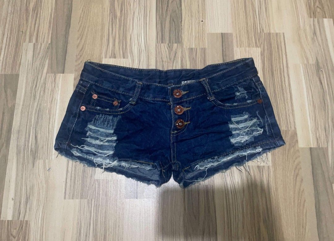 Dark blue Distressed Button Down Low-rise Micro (Category: Shorts) located in San Pedro. Submitted by r.vynarchive (Listing ID 1468508565, Image 1). Description: Size 30 Length 7.8 Good condition —DM to claim and for deets.