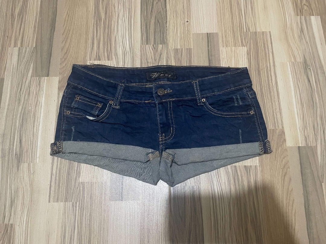 Dark Blue Folded Low-rise Micro Shorts (Category: Shorts) located in San Pedro. Submitted by r.vynarchives (Listing ID 1468508085, Image 1). Description: Size 29-30 Length 7.2 Good condition —DM to claim and for deets.