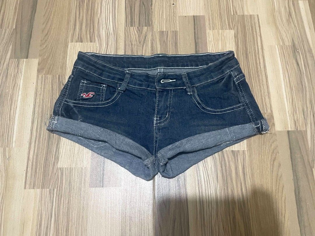 Dark Blue Folded Micro Shorts (Category: Shorts) located in San Pedro. Submitted by r.vynarchives (Listing ID 1468507443, Image 1). Description: Size 26-27 Length 6.8 Good condition —DM to claim and for deets.