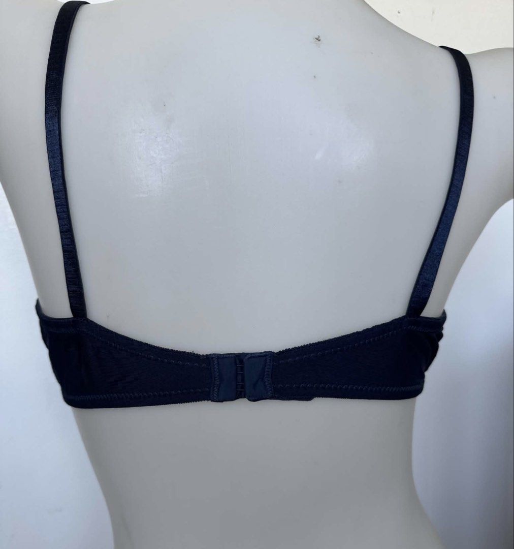 darkblue bra underwire 36B (Category: Undergarments & Loungewear) located in San Jose. Submitted by 99ners (Listing ID 1468524469, Image 2). Description: .